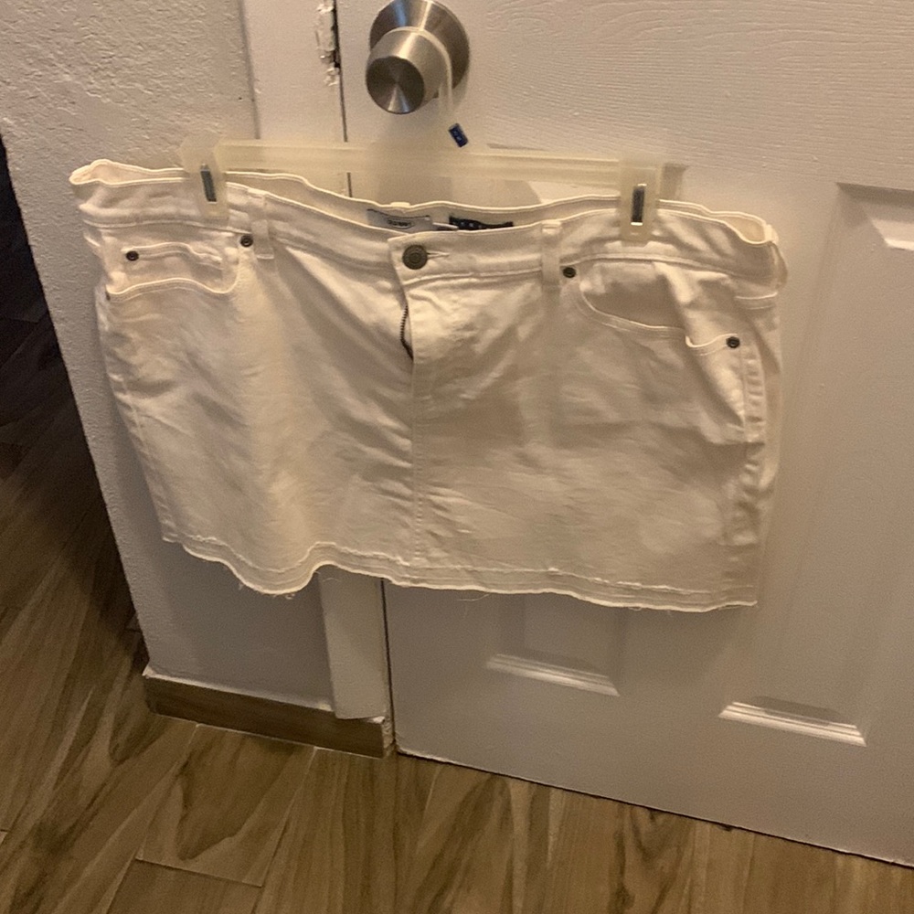 Beige mini skirt